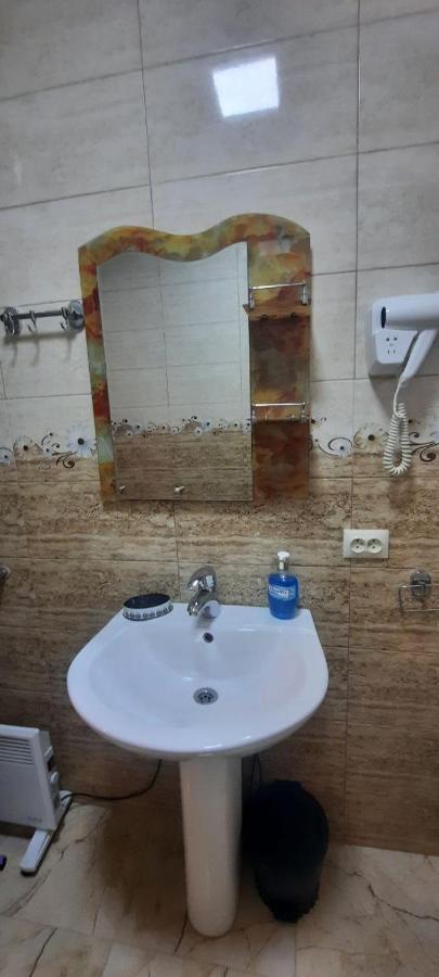 Guesthouse Kurdiani In Местия Екстериор снимка